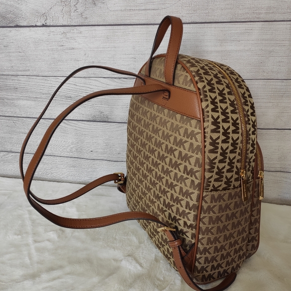 Michael Kors large backpack - Picture 2 of 16